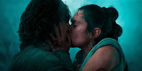 Rise of Skywalker's Rey/Ben Kiss WAS Romantic (Despite What Disney Says)