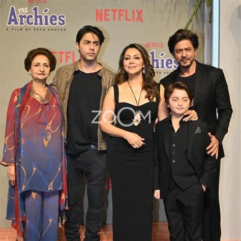 SRK with family at the premier of #TheArchies : r/BollyBlindsNGossip