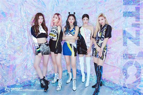 The best outfits of ITZY? | allkpop Forums