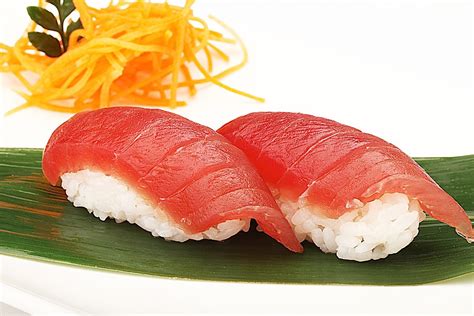 Tuna Sushi – Sakana House