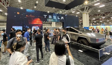 Tesla’s original Cybertruck prototype stuns at CVPR 2022 Conference ...