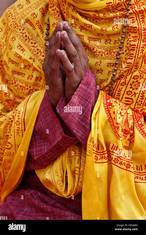 Hindu prayer hi-res stock photography and images - Alamy