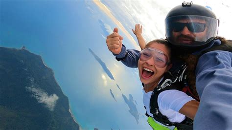 Skydiving Airlie Beach | 15,000ft Skydive Over Whitsundays