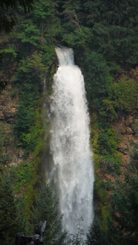 Mill Creek Falls - World of Waterfalls