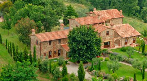 Farmhouse Villa in Umbria, Italy - Verzun Luxury Real Estate Broker