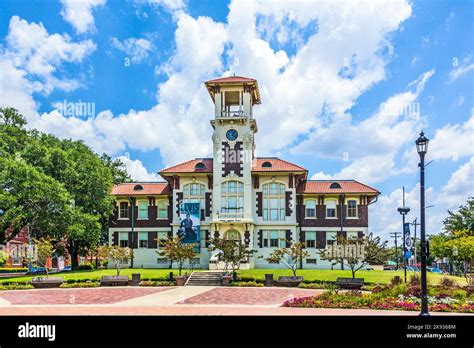 Lake Charles, USA - AUGUST 9, 2013: visit famous historic city hall in ...