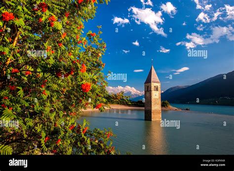 Lake reschen hi-res stock photography and images - Alamy