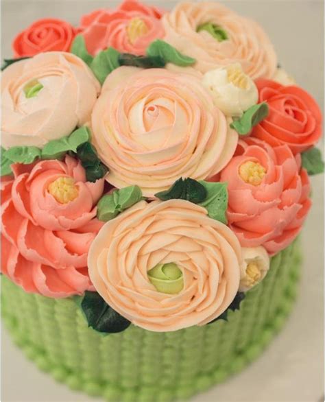 Pin by Laurie Ersing on Cakes, Cupcakes & Frostings | Cupcake frosting ...