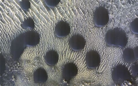 Mysterious Sand Dunes on Mars Form Almost Perfect Circles » Explorersweb