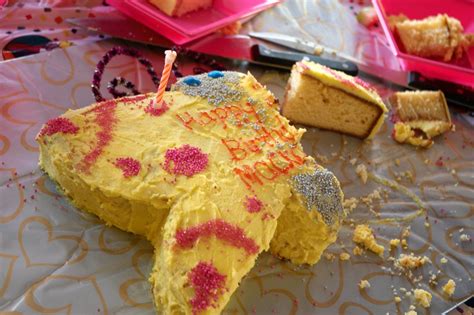 Mackenzie's 2nd birthday party | Butterfly cake. I didn't ge… | Flickr