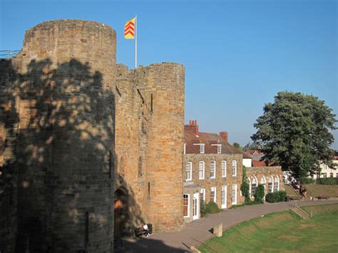 Tonbridge Castle © Oast House Archive cc-by-sa/2.0 :: Geograph Britain and Ireland