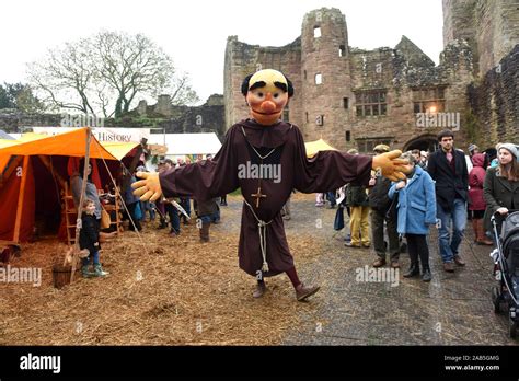 Ludlow Medieval Christmas Fayre 2019 Giant Dancing Puppet Stock Photo ...