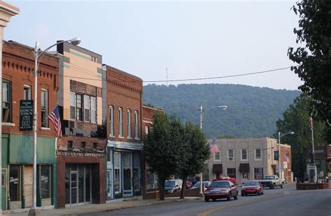 Downtown Monticello, KY | Monticello, Kentucky travel, My old kentucky home