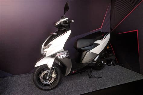 Auto Expo 2018: TVS Ntorq 125cc scooter launch, price, specifications, details, design, features ...