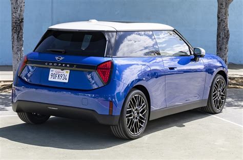 New Mini Cooper EV: second-gen hatch to arrive in 2024 with new styling | Move Electric