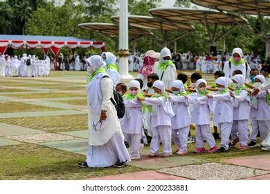 Kindergarten Children Performing Hajj Rituals Manasik Stock Photo 2200233881 | Shutterstock