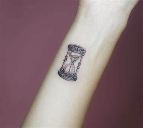 12+ Girly Hourglass Tattoo Ideas To Inspire You!