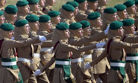 In pictures: The Pakistan Day parade - Pakistan - DAWN.COM