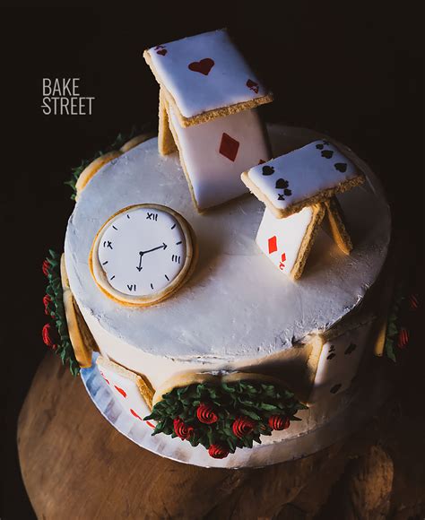 Alice in Wonderland Cake - Bake-Street.com