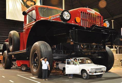 Pak Vehicles : The world's largest truck at Emirates Auto Museum in Abu ...