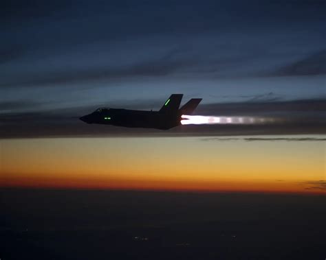 This is one of the coolest F-35 photos, ever: Carrier Variant first night take off with full ...