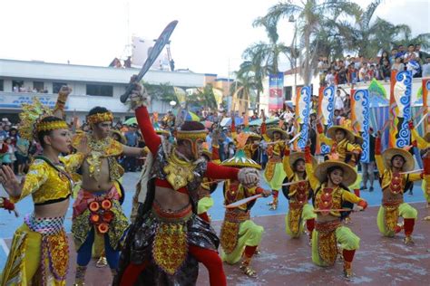 FESTIVALS SA ALBAY KINANSELA DAHIL SA PAG-AALBUROTO NG BULKANG MAYON