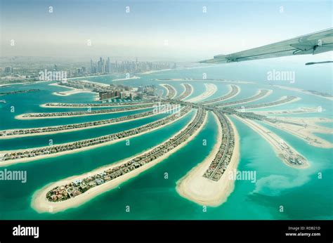 Palm island dubai aerial hi-res stock photography and images - Alamy