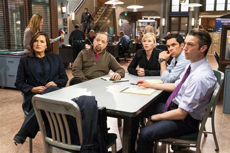 'Law & Order: SVU' season 16 finale recap: 'Surrendering Noah'