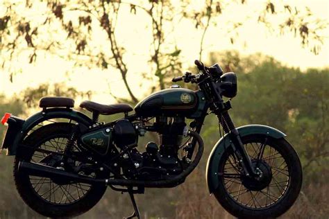 Modified Royal Enfield Bullet 350 Dons True Retro Classic Look