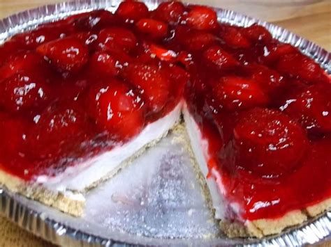 EASY STRAWBERRY CREAM CHEESE PIE | Just A Pinch Recipes