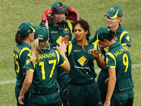 Lisa Sthalekar picked up four wickets | ESPNcricinfo.com