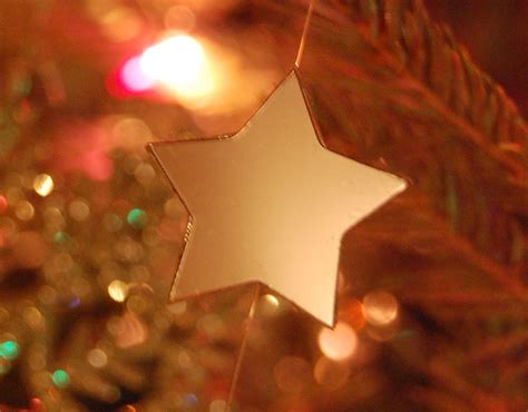 Christmas tree star | mirror star reflecting on tree | Vicky Brock | Flickr