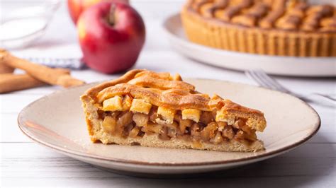 7 Hacks For Cutting Perfect Slices Of Pie Every Time