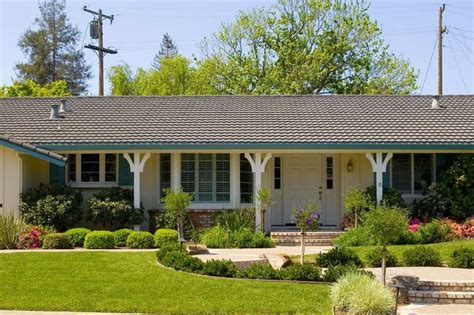 Ask Jennifer Adams: Updating a '70s ranch house | Ranch house exterior, Ranch house remodel ...
