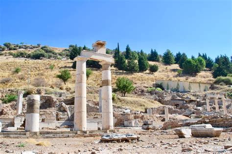 Ephesus Ancient Ruins :: 5 Reasons to Visit - Louise's travel blog