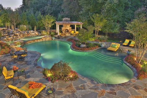 Beautiful Backyard Swimming Pools