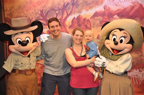 7 Tips to Make the Most of Disney Character Meet and Greets | Disney world tips and tricks ...