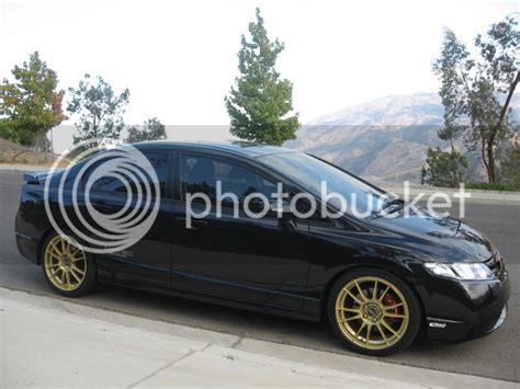 black si with gold or bronze rims post here - 8th Generation Honda ...