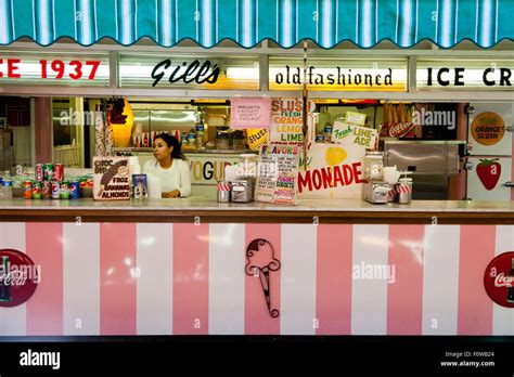 Ice cream stand hi-res stock photography and images - Alamy