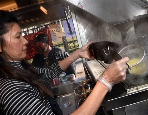 Woodbridge couple opens ramen food truck in New Haven