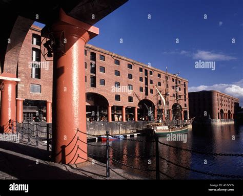 Liverpool s regenerated waterfront Stock Photo - Alamy