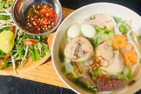 [Bật Mí Chi Tiết] Cách Nấu Bánh Canh Giò Heo Đậm Đà, Chuẩn Vị