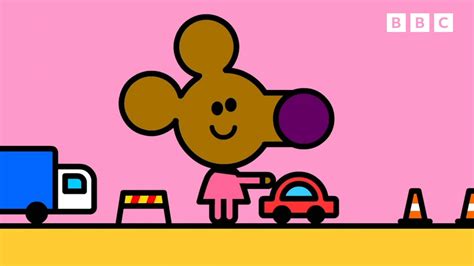 Norrie's First Day Badge | Series 4 | Hey Duggee - YouTube