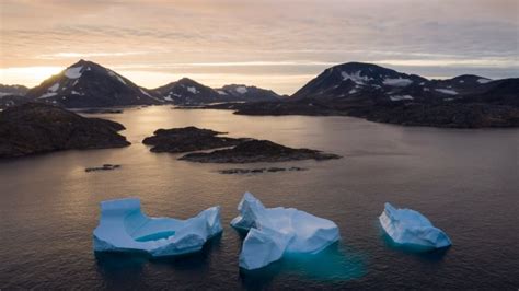 Fresh water is pouring into the Arctic Ocean. Climate change is to ...