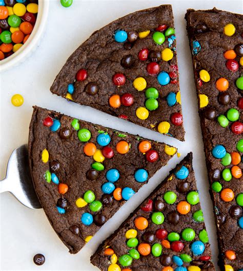 Deep Dish Brownie with M&Ms® - Great American Cookies