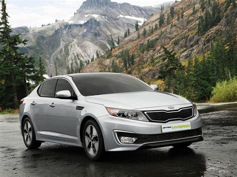 The New Kia Optima Hybrid Debuts at LA Auto Show - autoevolution