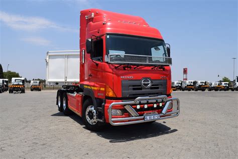 DRIVEN: Hino 700 Series - Expert Hino Commercial Vehicle Reviews - AutoTrader