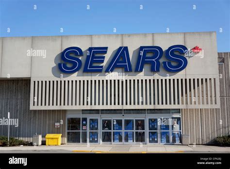 Sears logo hi-res stock photography and images - Alamy