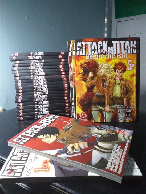 Komik Attack On Titan, Buku & Alat Tulis, Komik dan Manga di Carousell