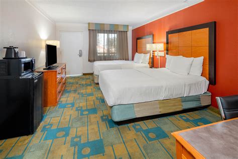 La Quinta Inn & Suites by Wyndham Irvine Spectrum | Irvine, CA Hotels